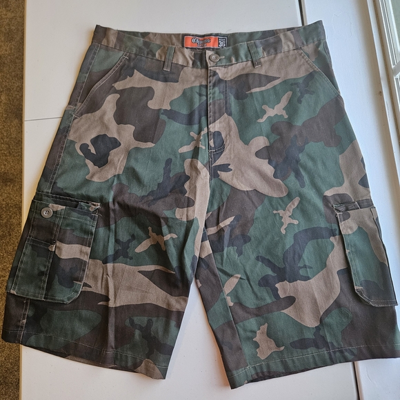 Chams Cargo Shorts Green and Brown Military Style - Picture 1 of 11